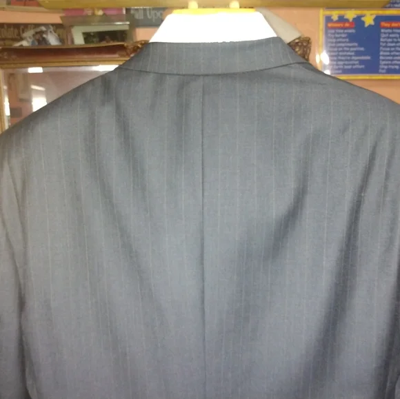 Hart Schnaffner &Marx Gray Pinstripe 2Btn/1Vents Suit Size 44R 38W/32Inseam - Picture 6 of 10